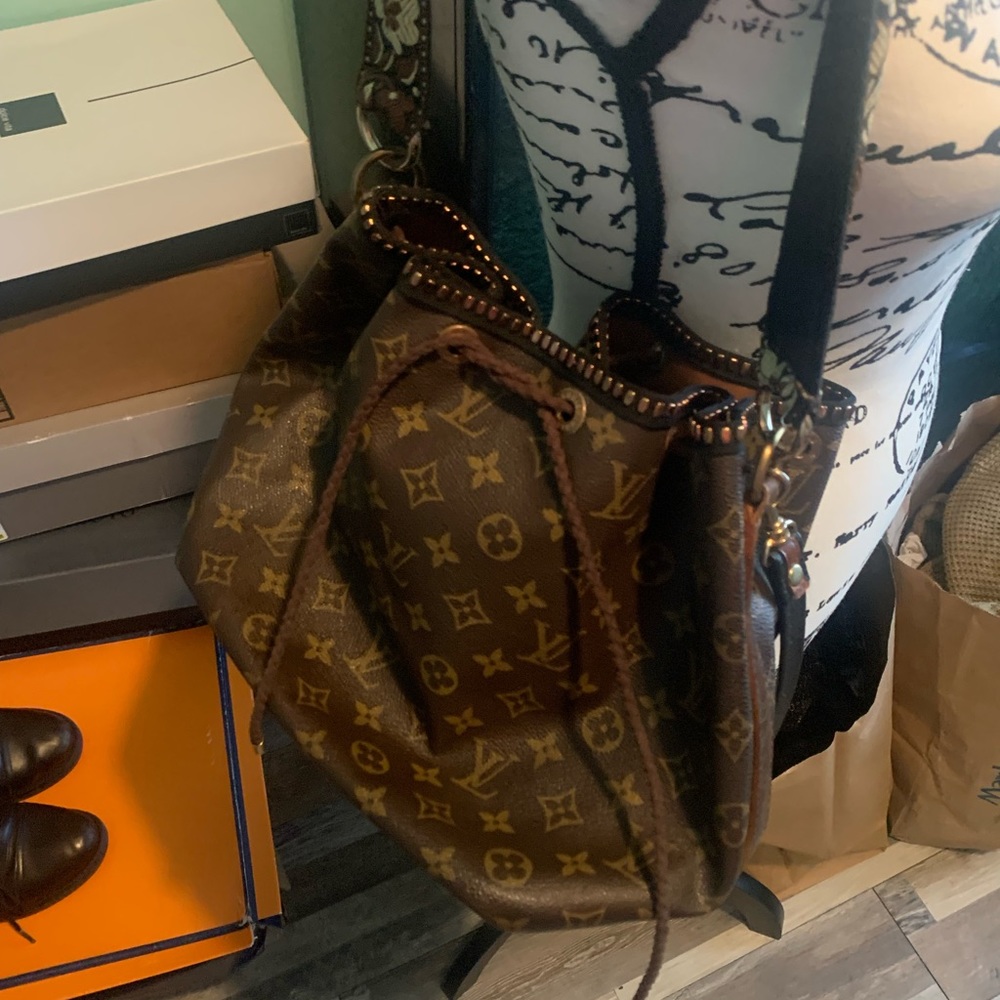 Louis Vuitton Brown Monogram Drawstring Shoulder Bag - Picture 6 of 16